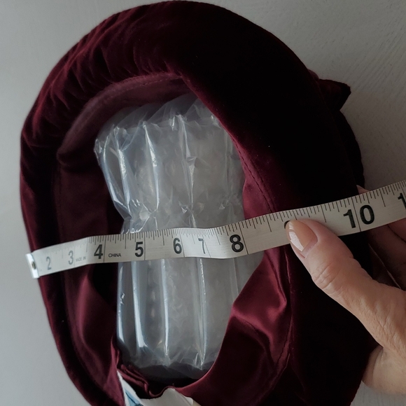 Deep burgundy maroon velvety bucket hat pleated detail button embellished - Picture 3 of 6